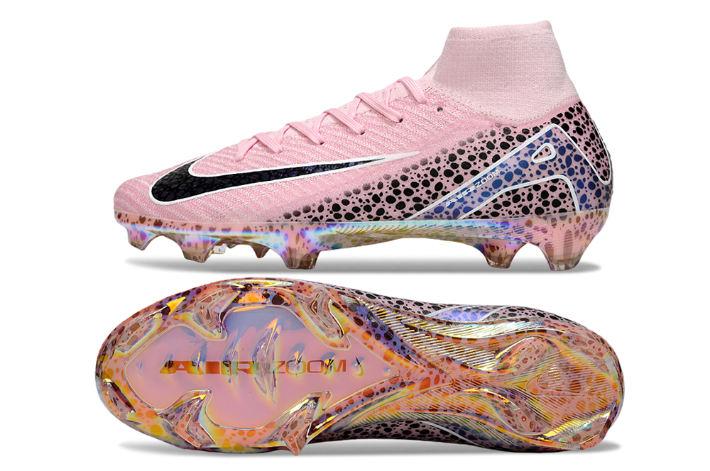 Top-down view of the Nike Air Zoom Mercurial Superfly X Elite FG soccer cleat, demonstrating its comfort, stability, and spee