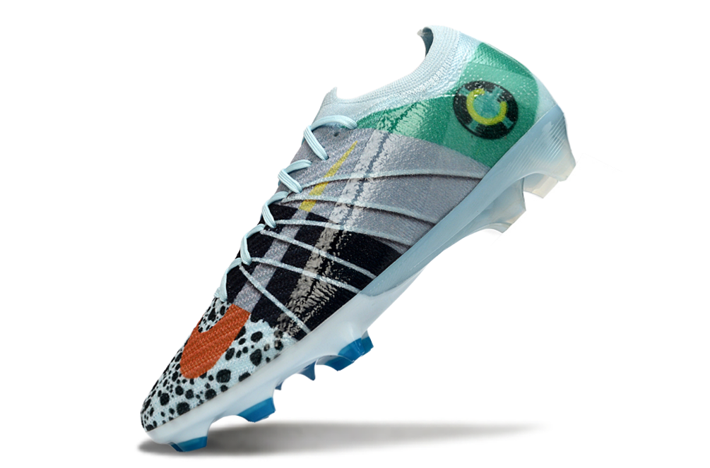 Close-up of Nike Air Zoom Mercurial Vapor XVI Elite FG CR7 sole