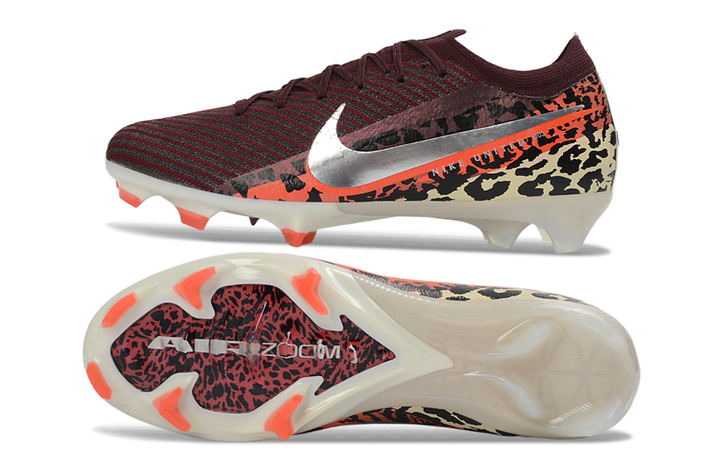 Nike Air Zoom Mercurial Vapor XVI Elite FG United 003 Football Boots in action